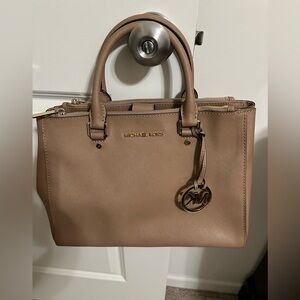 Michael kors satchel